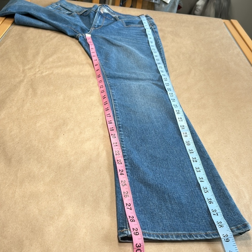 Old Navy Original Mid Rise Straight Leg Jean Sz 4 Short - Picture 10 of 12